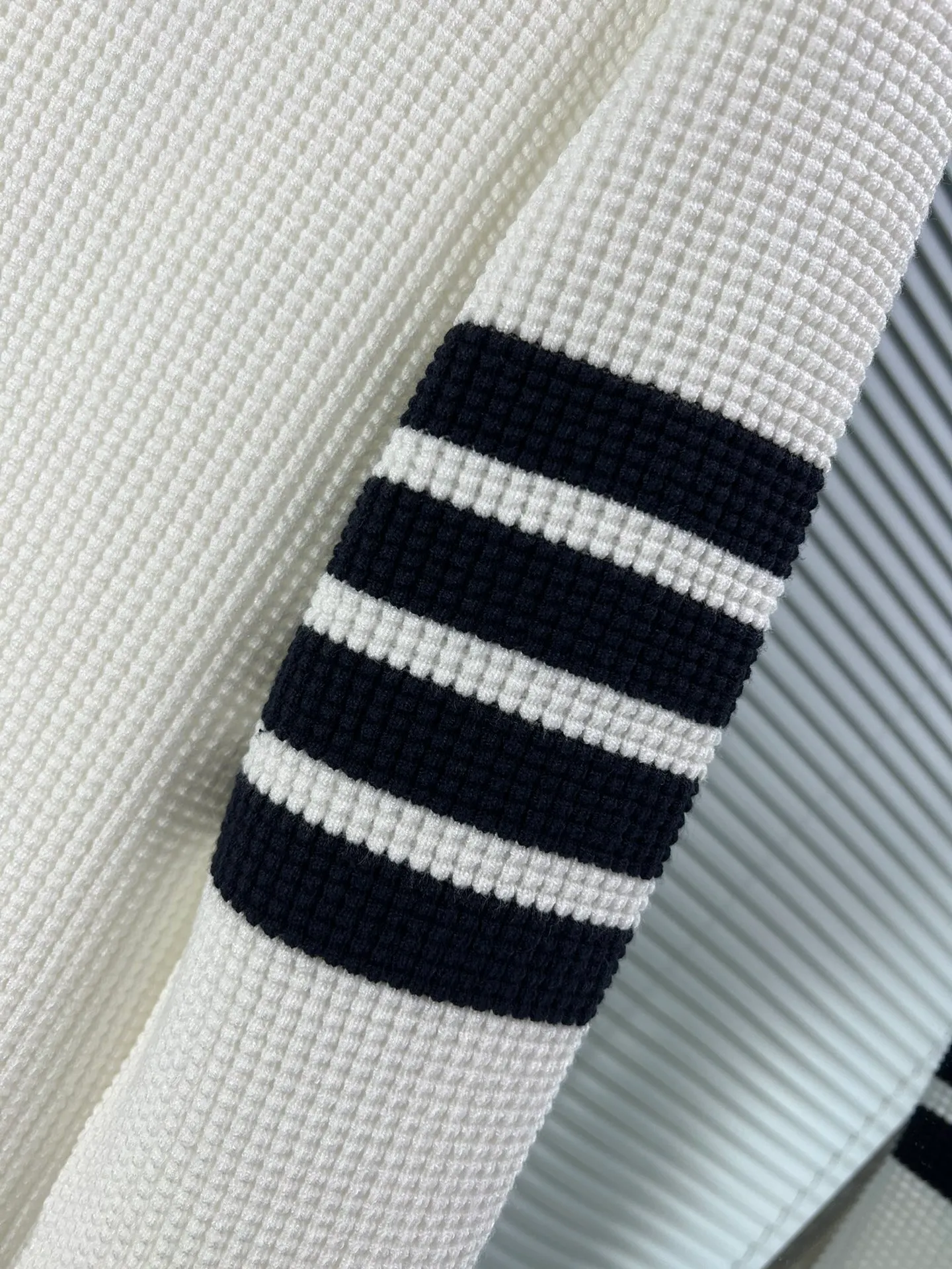 Thom Browne ➡️ Classic TBClassic Classic Quality⚠️ ， ， ， ， ❗️❗️ ， ！ TBSeries ， ， ！ :Black White Size:M L XL XXL 3XL